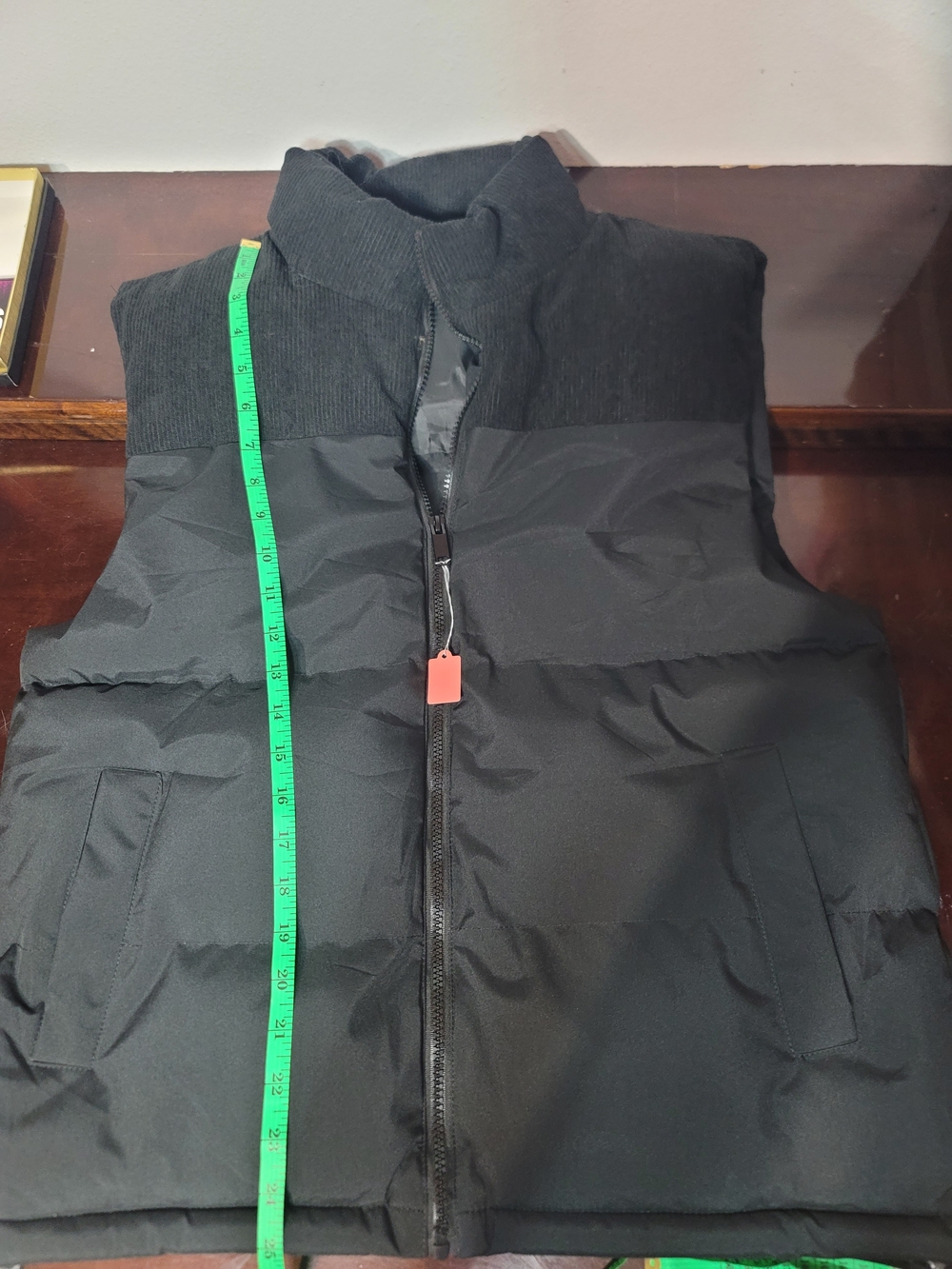 Woman's Black Puffer Vest - Lightweight Insulated Sleeveless Jacket. SHOWITTY M